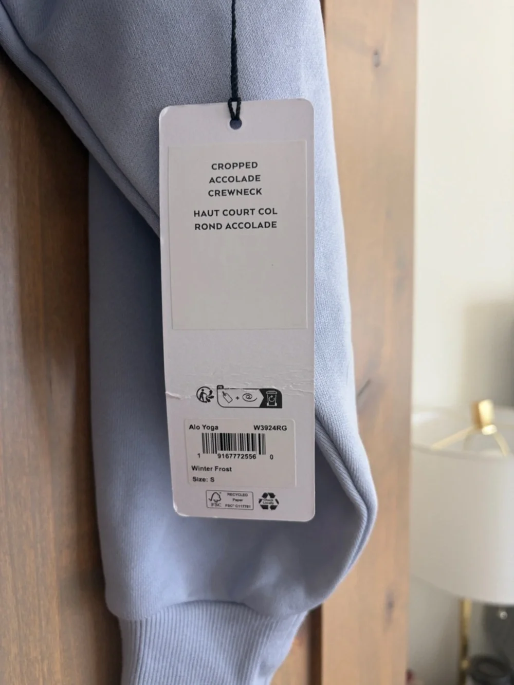 ALO Yoga Cropped  Accolade Crewneck Sweatshirt, color Winter Frost - Picture 2 of 5